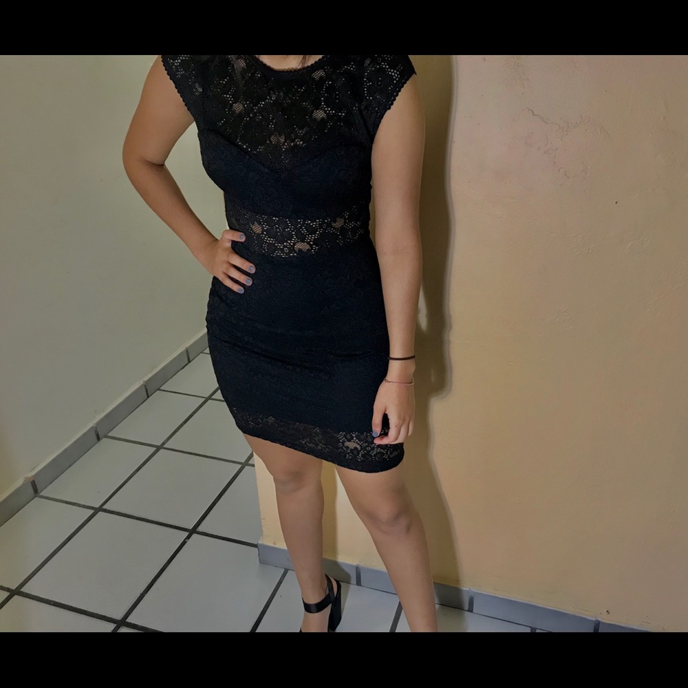 Guess Brand: Elegant Short Dress
